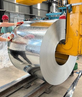 Geölte Z70 0,55 mm 1250 mm galvanisierte Stahl-GI-Spulen GB/T 2518-2008 DX52D+Z