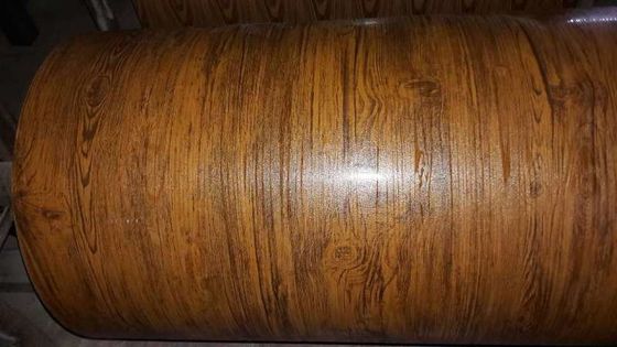 Textured Holz Getreide Stahl Spulen vorgefärbt Galvalume Stahl Spulen AZ1565 Wandverkleidung Verwendung HDP 30 Jahre Garantie