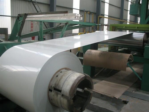 AZM150+/-20 PPGL RAL9003 Einzelweiß PPAL CS-B Wellplatten Fliesen Farbfolie Spirale Vorlackiertes Aluzinc Stahl