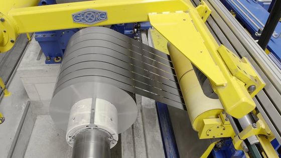JIS G3321 / ASTM A792M G90 G550 G350 Zinkbeschichtung Galvanisierter Stahlspaltstreifen / Gi Schmale Spirale Seefahrer Exportpaket