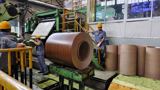 Holzkörner 30-Jahresgarantie AZ165 Galvalume Walnussfarbe PPGL HDP Stahlspule Drucktechnik Farbbeschichtete Spule ASTM A755 A653M